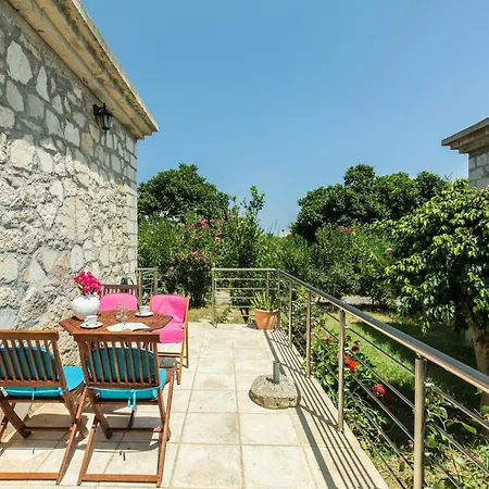 Zouri Holiday home